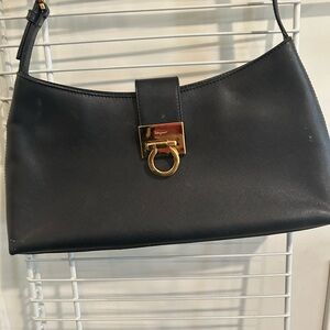 FERRAGAMO Black Leather Shoulder Bag